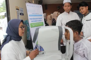 Yayasan Astra dan Astra Life Salurkan Kacamata untuk Siswa Prasejahtera 2